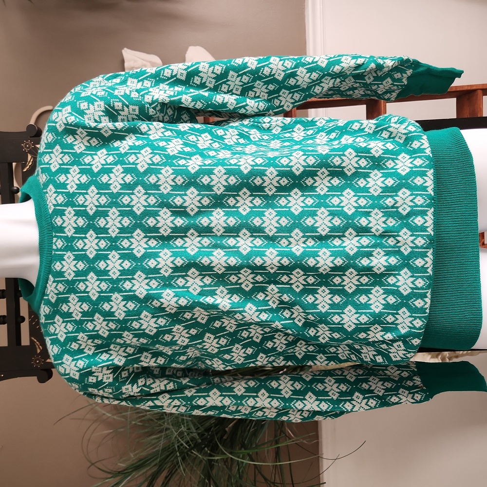 Kennington vintage green and white ski style holiday sweater
